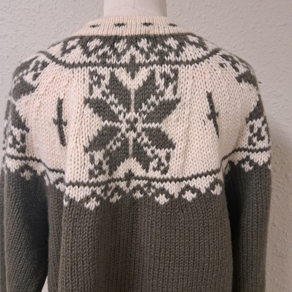 Beautiful Vintage GAP hand knit cardigan - Picture 5 of 7